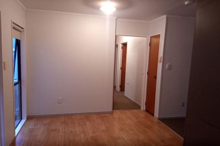 Photo of property in 2/21 Gloaming Place, Conifer Grove, Takanini, 2112