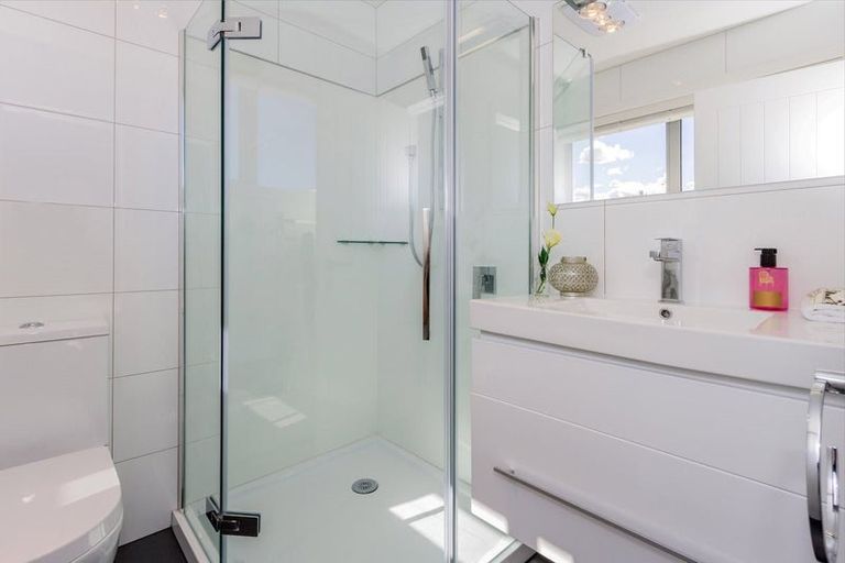 Photo of property in 13 Merchant Avenue, Te Atatu South, Auckland, 0610