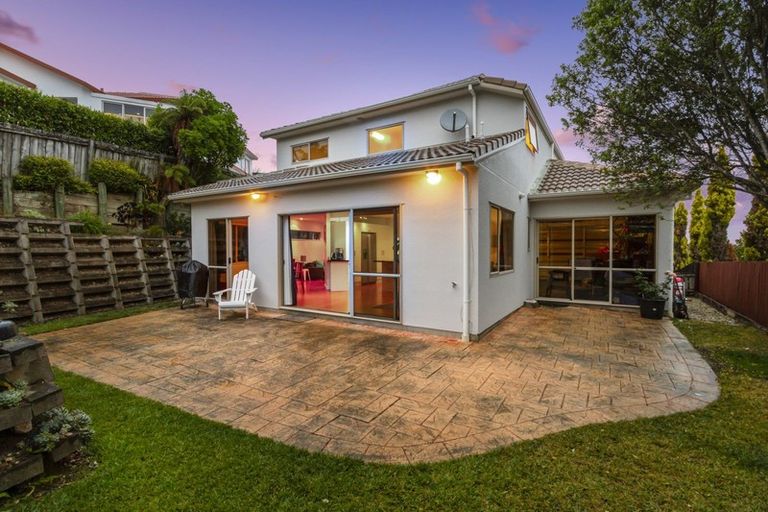 Photo of property in 2/30 Manu Place, Pinehill, Auckland, 0632