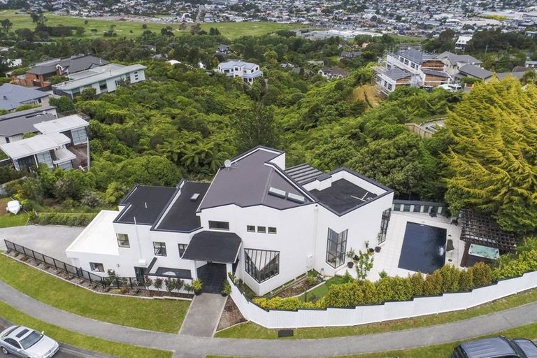 Photo of property in 23 Meadowbank Drive, Belmont, Lower Hutt, 5010
