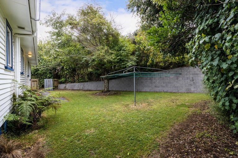 Photo of property in 79 Awanui Street, Merrilands, New Plymouth, 4312
