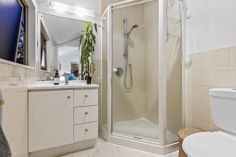 Photo of property in 2/30 Manu Place, Pinehill, Auckland, 0632