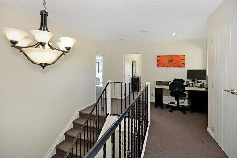 Photo of property in 2 Vivian Road, Silverdale, 0932