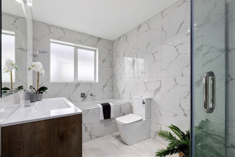 Photo of property in 6 Coote Way, Kumeu, 0810