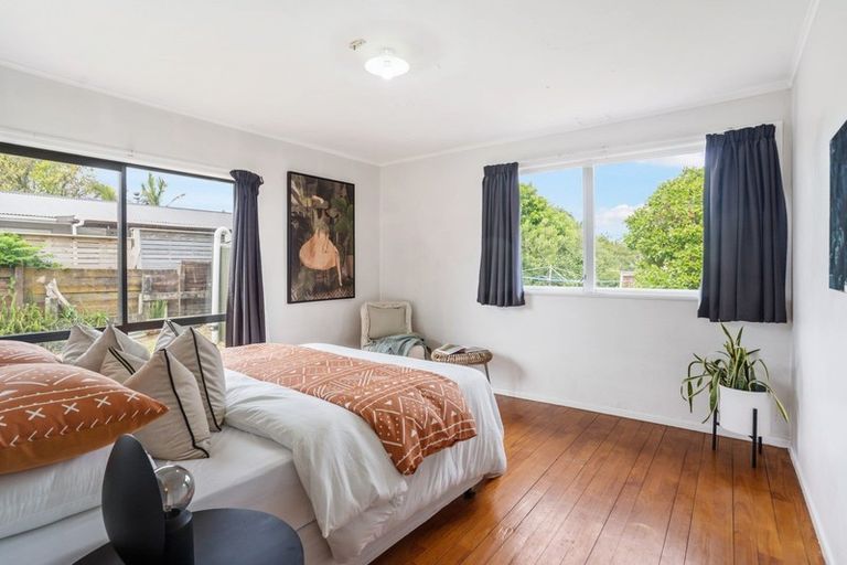 Photo of property in 5 Lendic Avenue, Henderson, Auckland, 0612