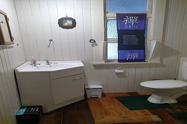 Photo of property in 42 Mangahao Road, Shannon, Palmerston North, 4474