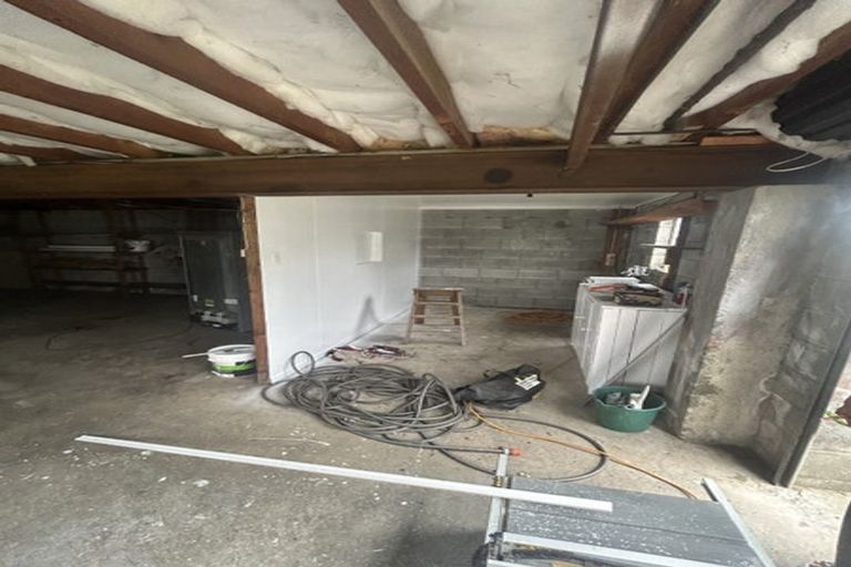 Photo of property in 17 Calvert Road, Moturoa, New Plymouth, 4310