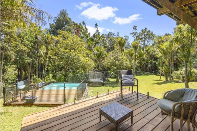 Photo of property in 609 South Titirangi Road, Titirangi, Auckland, 0604