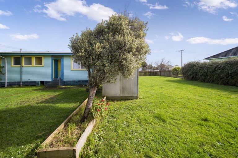 Photo of property in 3 Mcguire Street, Hawera, 4610