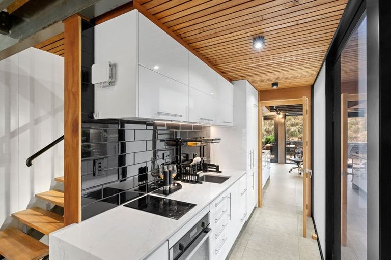 Photo of property in 69 Wellington Road, Paekakariki, 5034