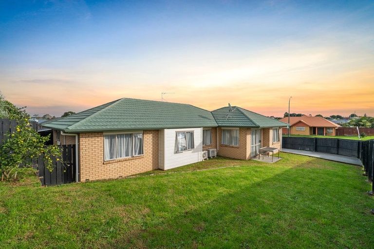 Photo of property in 1 Bohola Rise, Weymouth, Auckland, 2103