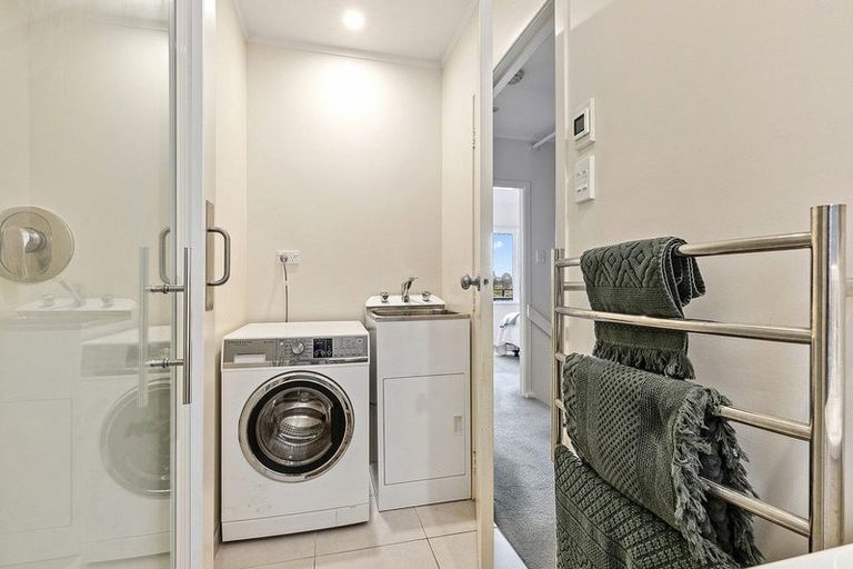 Photo of property in 5b Acheron Road, Paremata, Porirua, 5026