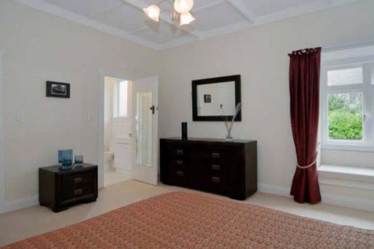 Photo of property in 13a Irirangi Road, Greenlane, Auckland, 1061