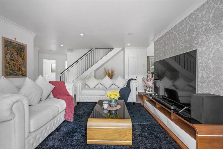 Photo of property in 8 Chardonnay Rise, Henderson, Auckland, 0612