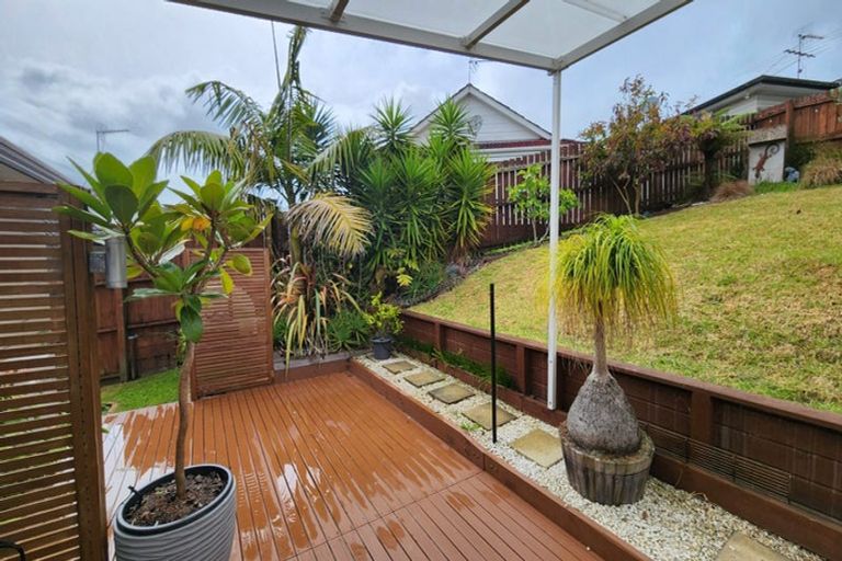 Photo of property in 2 Broadfield Street, Massey, Auckland, 0614