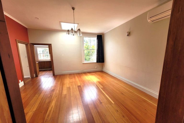 Photo of property in 11 Aorangi Terrace, Thorndon, Wellington, 6011