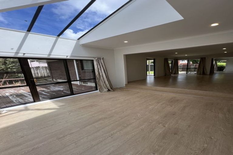 Photo of property in 16 Loloma Drive, Half Moon Bay, Auckland, 2012