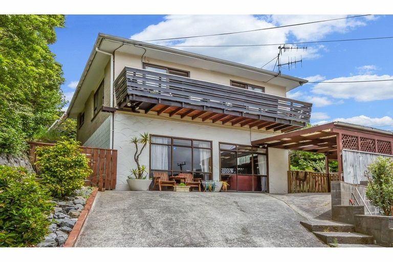 Photo of property in 18-20 Bledisloe Crescent, Wainuiomata, Lower Hutt, 5014