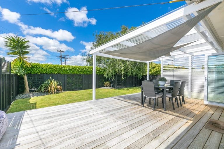 Photo of property in 15 Sandwich Road, St Andrews, Hamilton, 3200