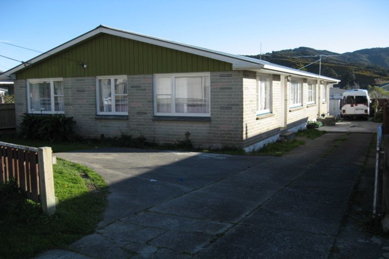 Photo of property in 28a Petrie Street, Wainuiomata, Lower Hutt, 5014