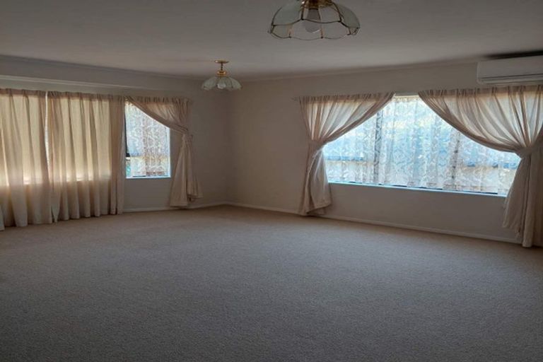 Photo of property in 17a Roy Street, Tawa, Wellington, 5028