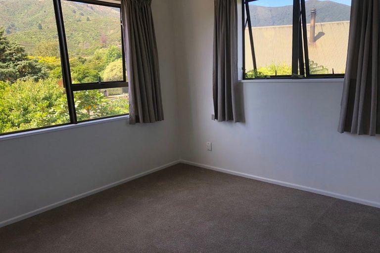 Photo of property in 10 Huia Street, Waikawa, Picton, 7220