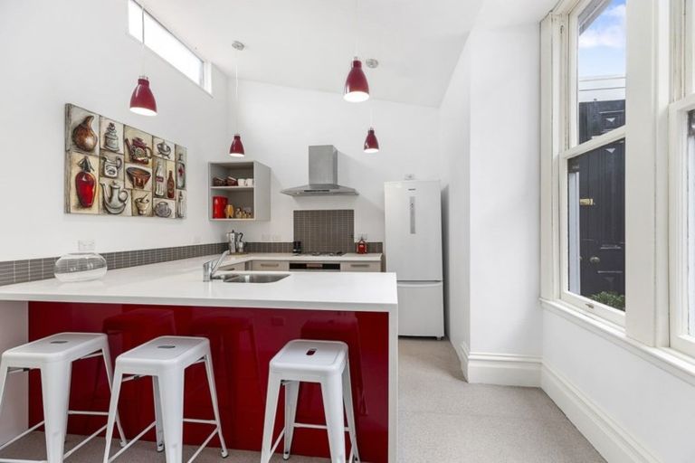 Photo of property in 18 Bidwill Street, Mount Cook, Wellington, 6021