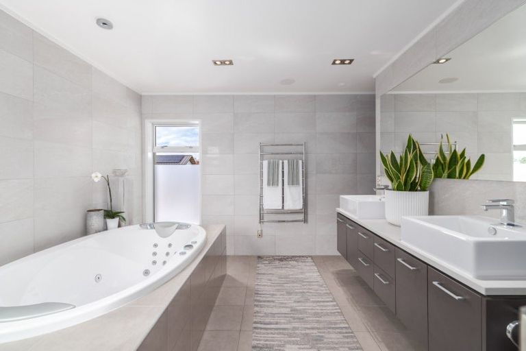 Photo of property in 45 Waiwetu Street, Fendalton, Christchurch, 8052