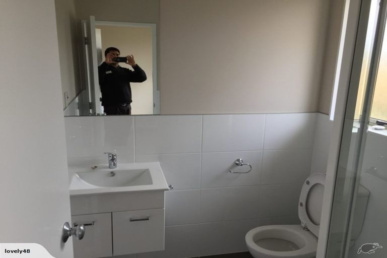 Photo of property in 68a Kelman Road, Kelston, Auckland, 0602