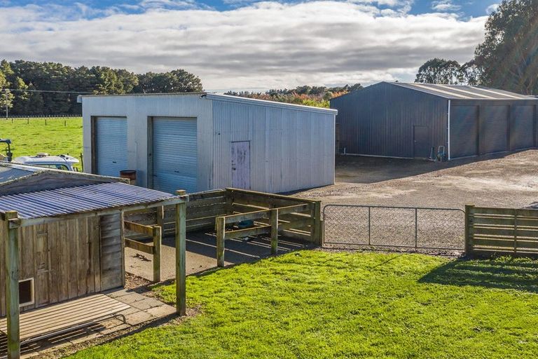 Photo of property in 195 Muhunoa Road East, Ohau, Levin, 5570