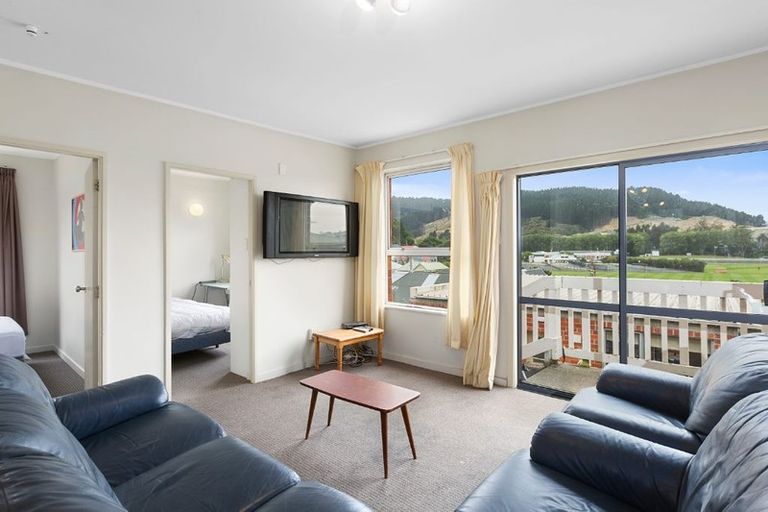 Photo of property in 102 Harbour Terrace, North Dunedin, Dunedin, 9016