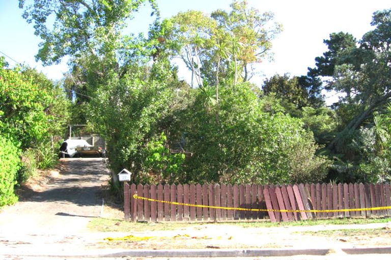 Photo of property in 30 Hebron Road, Waiake, Auckland, 0630