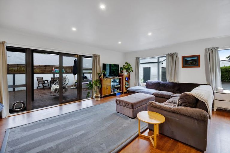 Photo of property in 28a Maire Street, Inglewood, 4330