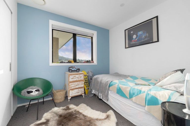 Photo of property in 31 Kingfisher Crescent, Albert Town, Wanaka, 9305