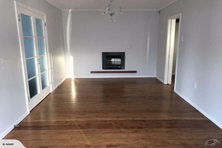 Photo of property in 30a Holland Street, Pukekohe, 2120