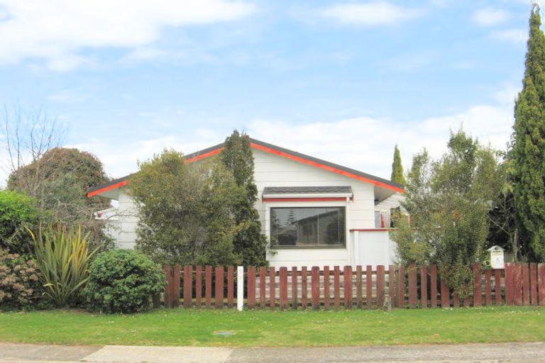 Photo of property in 2 Meadow Drive, Whitianga, 3510