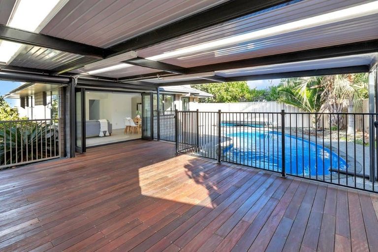 Photo of property in 116 Barbados Way, One Tree Point, 0118