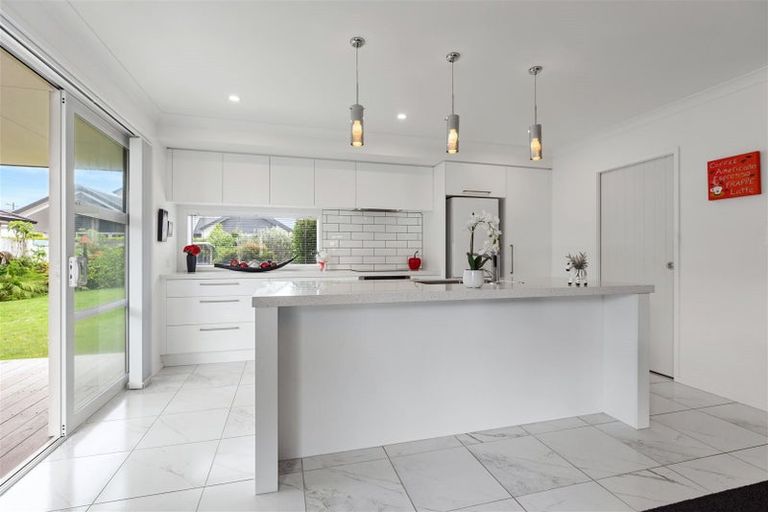 Photo of property in 93 Sandhurst Drive, Papamoa Beach, Papamoa, 3118