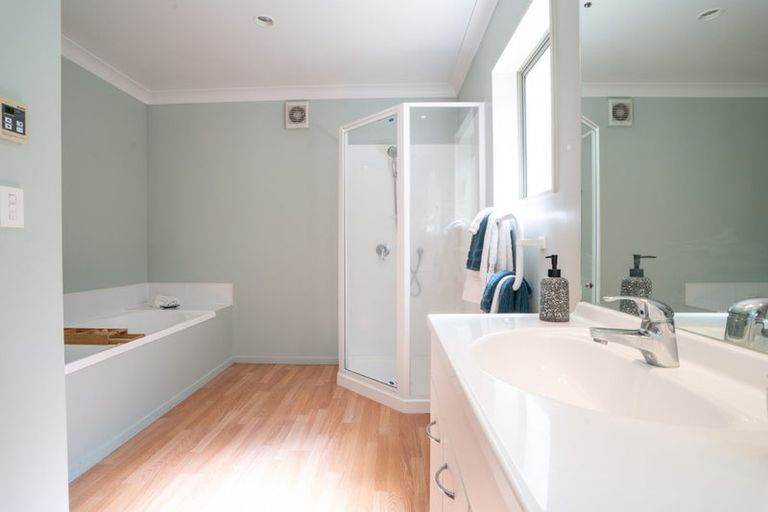 Photo of property in 24 Erlestoke Crescent, Churton Park, Wellington, 6037