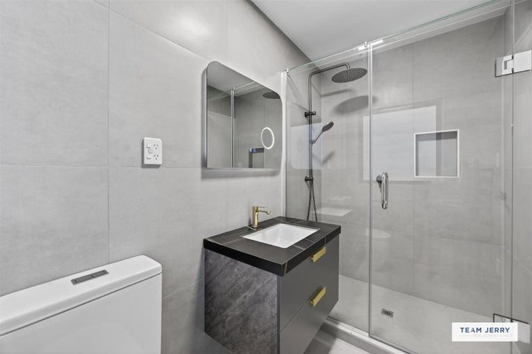 Photo of property in 27 Jandell Crescent, Bucklands Beach, Auckland, 2014