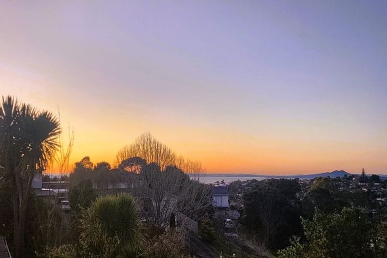 Photo of property in 1/6 Stredwick Drive, Torbay, Auckland, 0630