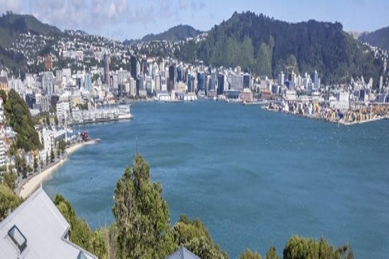 Photo of property in 38 The Crescent, Roseneath, Wellington, 6011