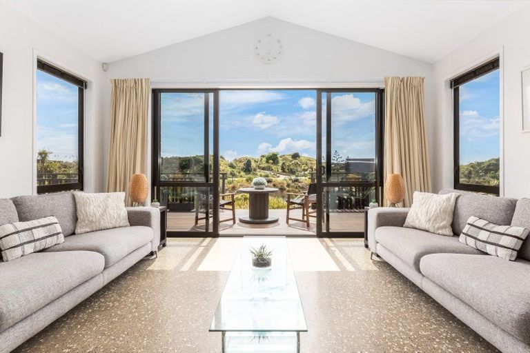 Photo of property in 37 Pingao Lane, Peka Peka, Waikanae, 5391