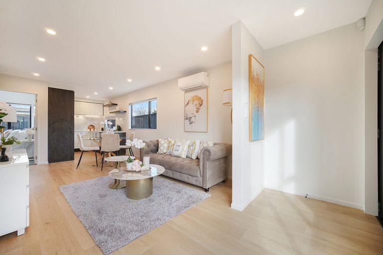 Photo of property in 8/32 Tiraumea Drive, Pakuranga, Auckland, 2010