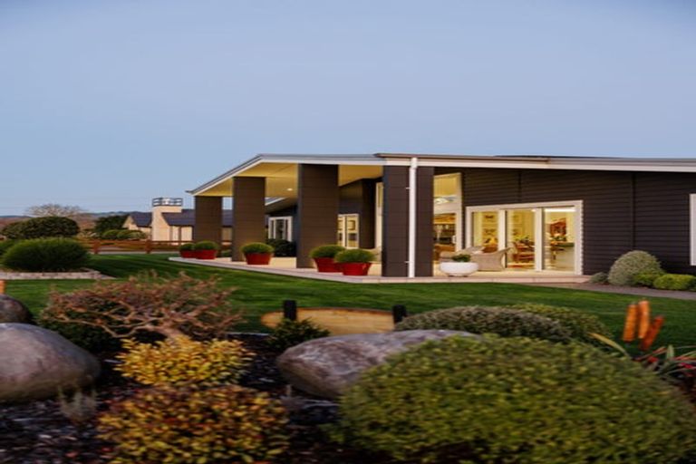 Photo of property in 1 Baxter Michael Crescent, Cambridge, 3434