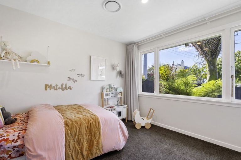 Photo of property in 46 Sylvan Avenue, Northcote, Auckland, 0627