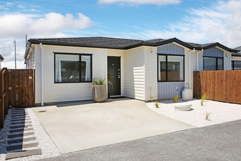 Photo of property in 9 Tuuhura Road, Pukekohe, 2120