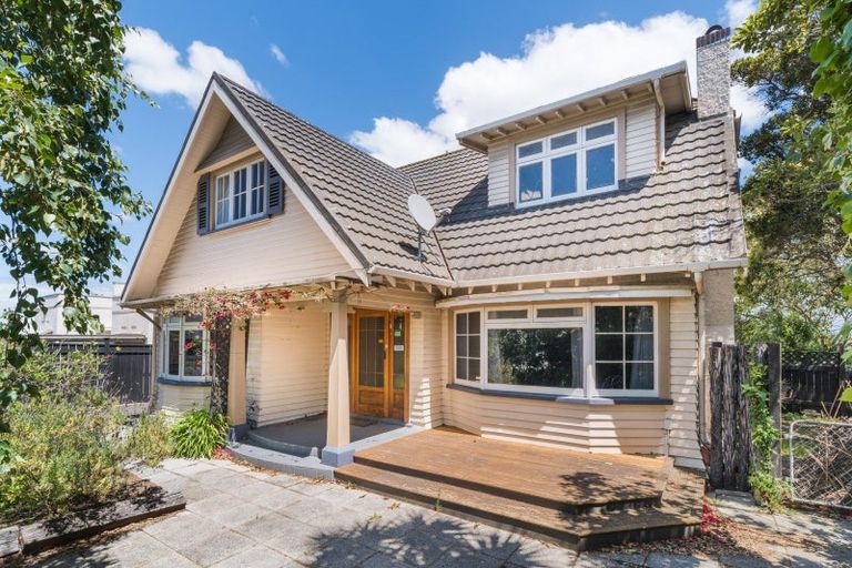 Photo of property in 4 Russell Street, Palmerston North, 4414