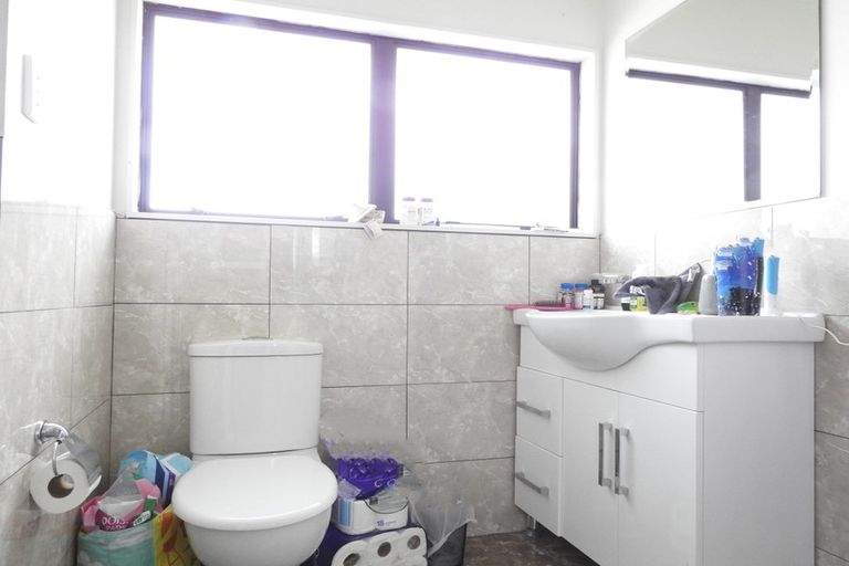 Photo of property in 64 De Quincey Terrace, Highland Park, Auckland, 2010