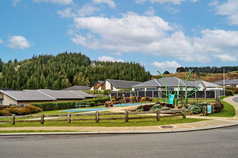 Photo of property in 15 Yorkshire Close, Whitby, Porirua, 5024